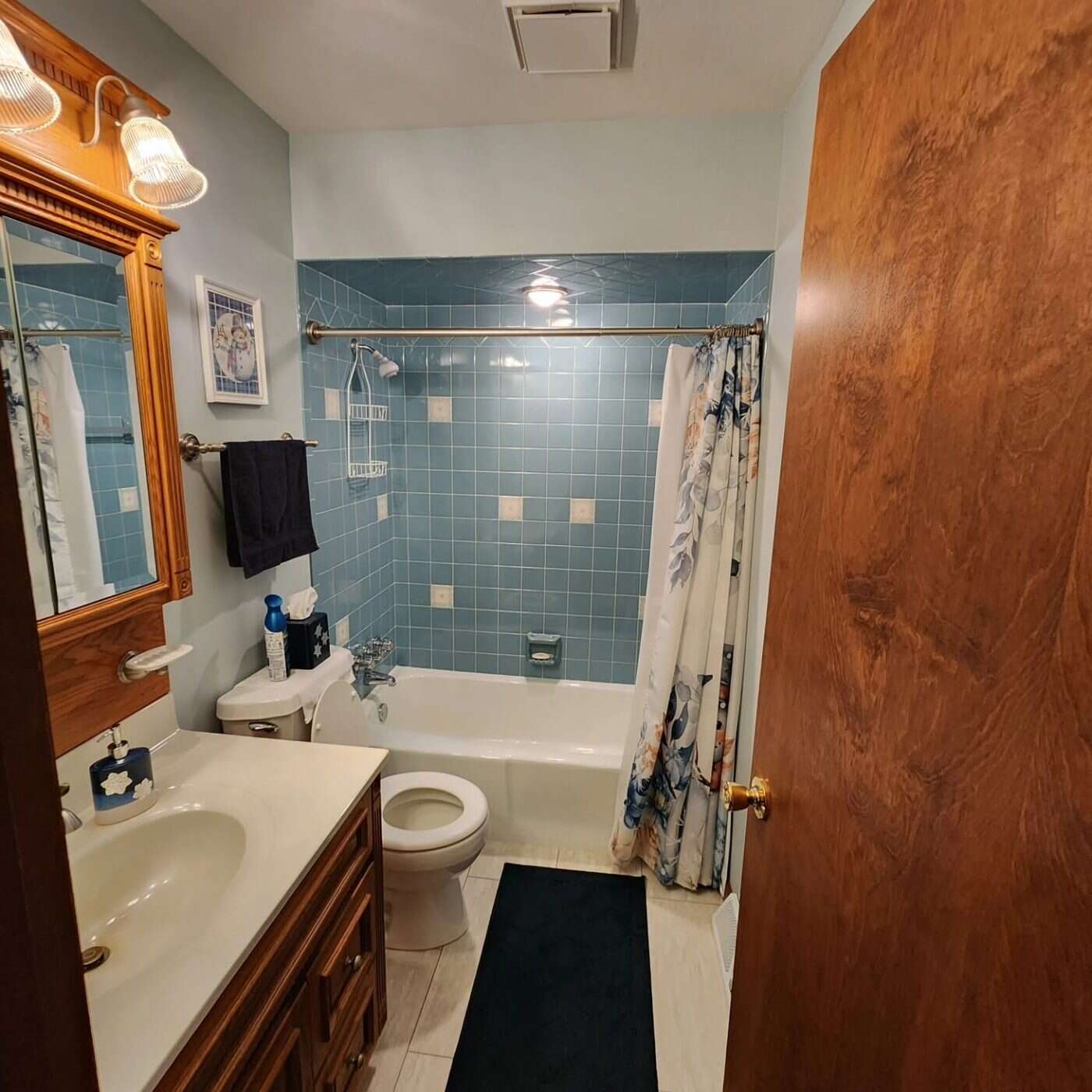 Bathroom before remodel