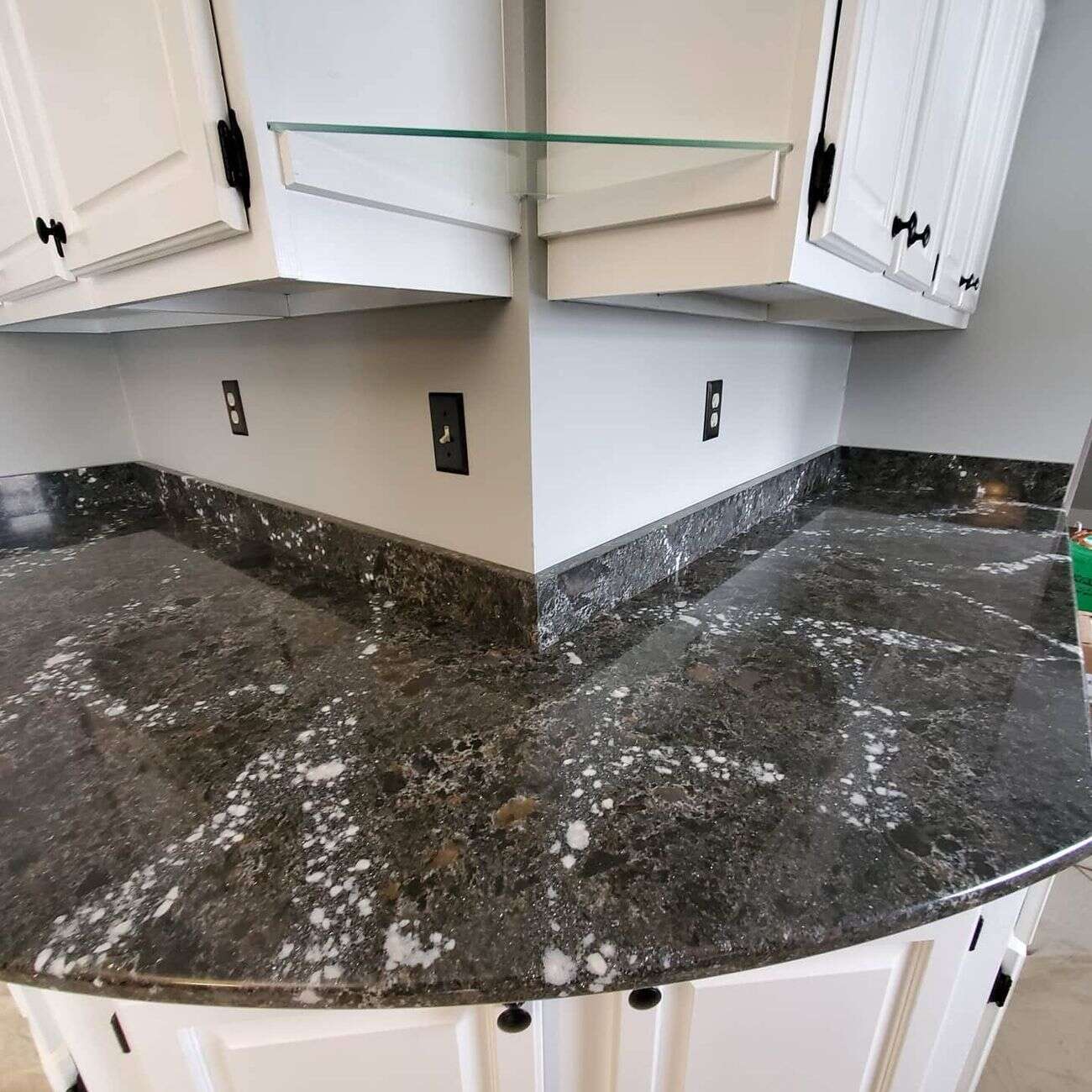 Kitchen counter before backsplash install