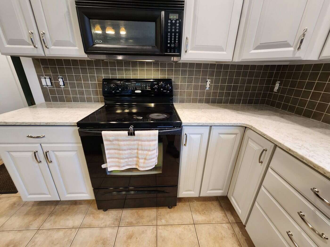 Kitchen counter and backsplash after remodel